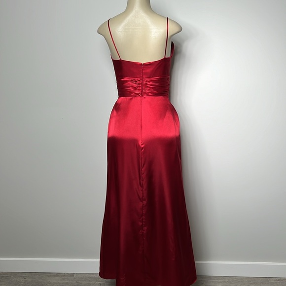 Belsoie US size 6 red satin gown - Picture 5 of 6